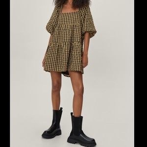 Nasty Gal Gingham Tiered Mini Smock Dress size 2 Preowned great condition